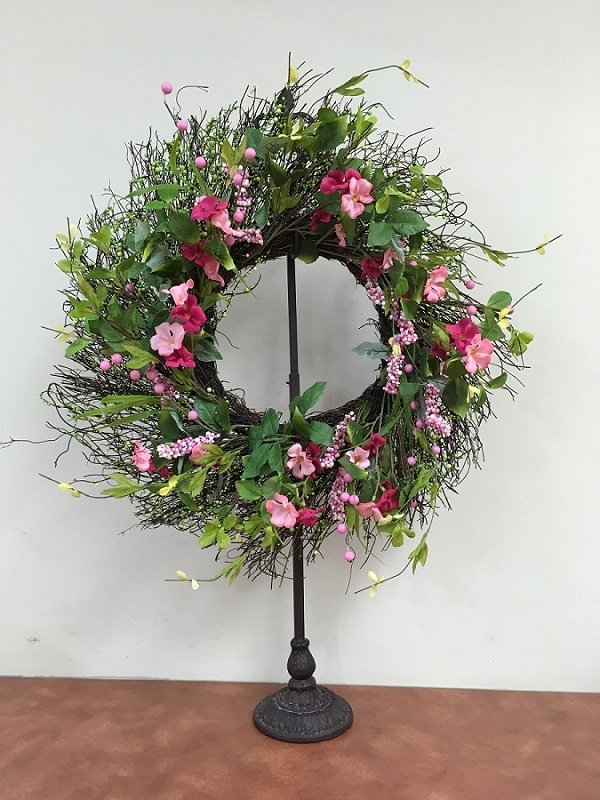 Wreath with pink flowers